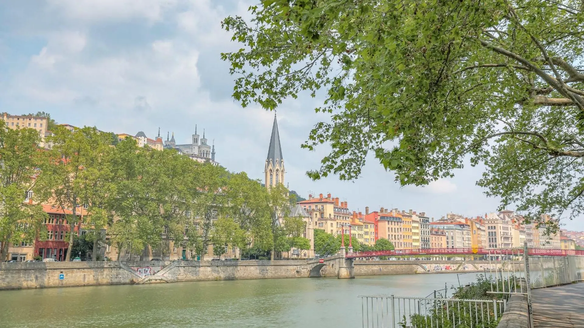Convivial Et Calme Proche Parilly Et Gerland Lägenhet Lyon Frankrike